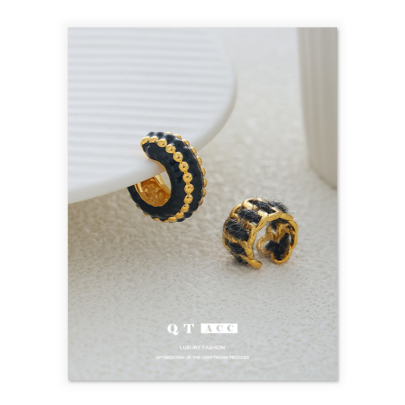 Latón Chapado en 18K oro/aceite de gota hecho a mano retro simple todo partido personalizado lana oído hueso clip earless pendientes para las mujeres
