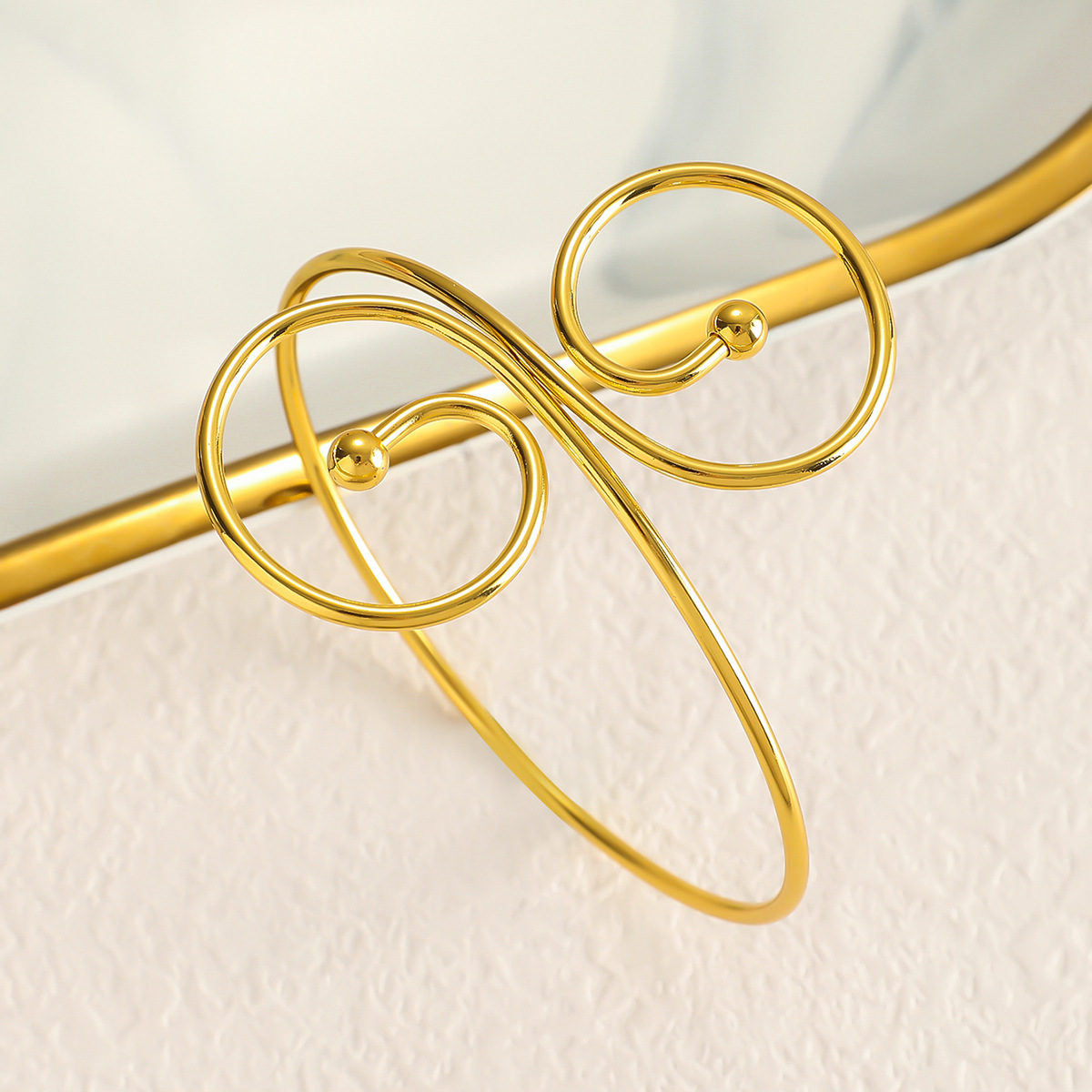 36g Weight arm bracelet Classification 1 Piece Quantity Daily Occasion Alloy Material Round, Curve, Leaves Pattern All Seasons Season Women's Gender Simple Style Style Wholesale Jewelry Simple Style Round Curve Leaves Alloy Arm Bracelet 15