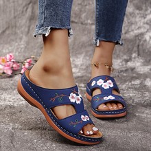 夏季新款亚马逊外贸女鞋镂空花朵刺绣凉鞋欧美坡跟大码一字凉拖鞋
