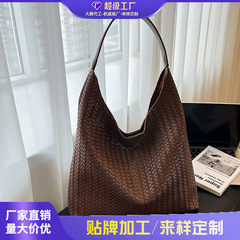 跨境复古编织包包女大容量2025新款秋冬休闲单肩子母包通勤托特包