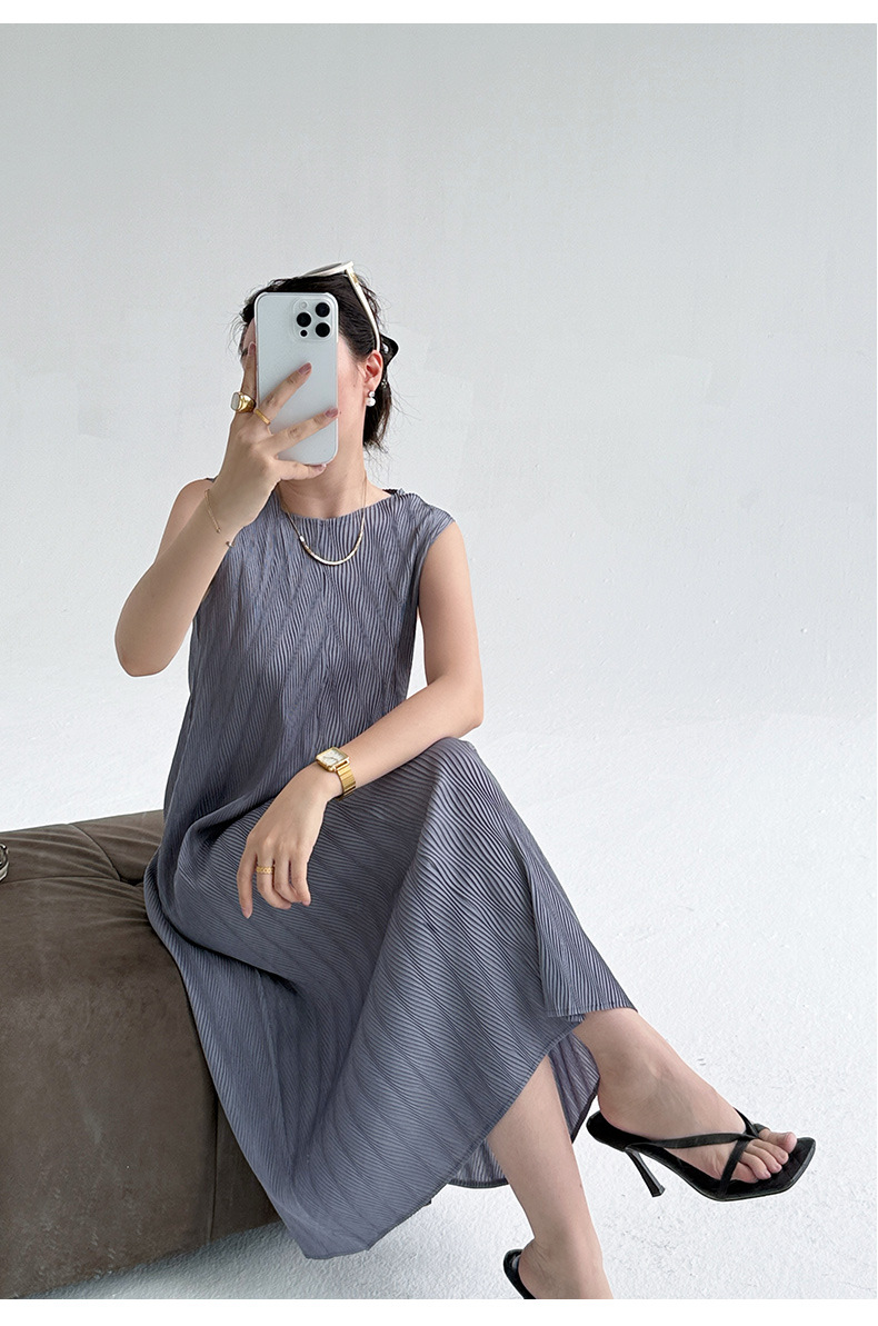 Đầm maxi nữ không tay cổ tròn chất liệu nhăn phong cách hiện đại — màu đen chi tiết 9