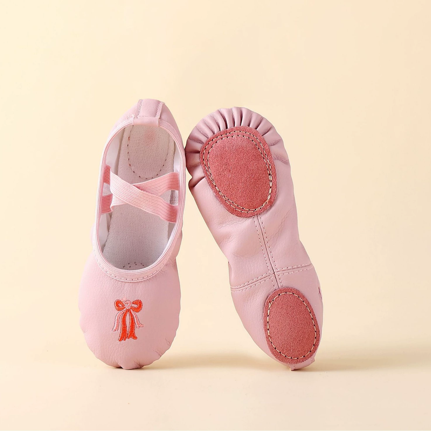 Розовые танцевальные туфли из искусственной кожи с вышивкой в виде бабочки для детей, балетки для малышей на мягкой подошве, тренировочные туфли «кошачья лапка» для девочек