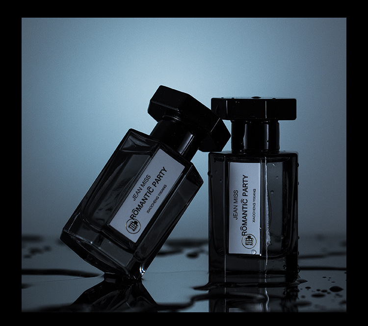 Petite ville Yixiang New Underworld Road parfum de bois durable pour femmes parfum pour hommes 50ML_voghion.com