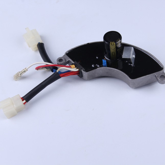 3~5KW 电压调节器 通用 汽油发电机配件 AVR 铝壳 稳压 三相