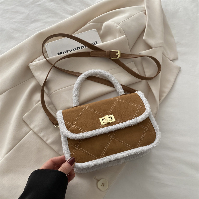 Bolso pequeño bolso de mano mujer 2025 nuevo estilo de primavera de hombro de moda bolso casual de piel de venado simple borde de peluche