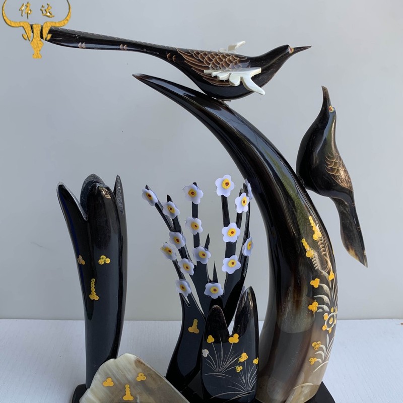 牛の角の工芸品は眉の先の牛の角の彫刻が好きです。|undefined