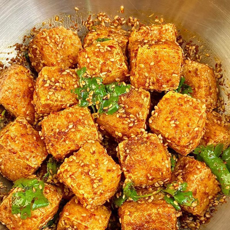 皮がパリパリで中身が柔らかい虎皮豆腐、ネットセレブスナック、スパイシービーンスライス、オフィスカジュアルスナック、スパイシーフード|undefined