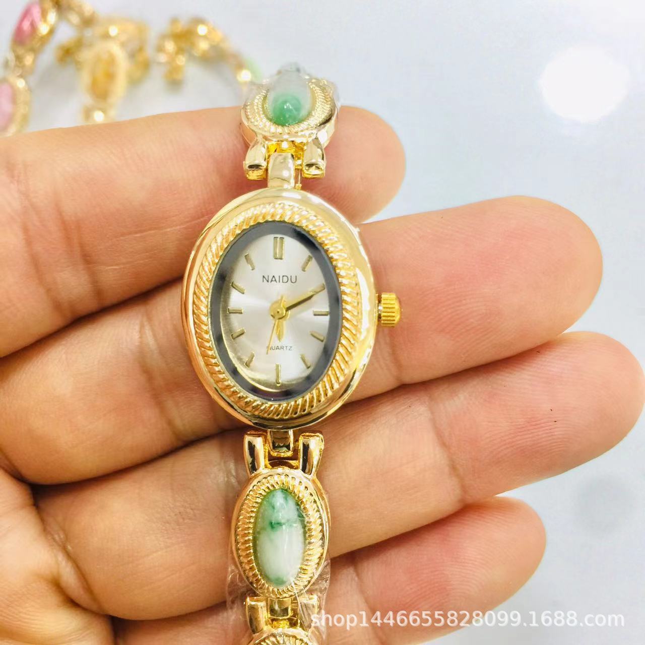 New Hot-Selling Manufacturer Direct Sales Foreign Trade Small Fragrance Medieval Light Luxury Retro Bracelet Watch Temperament Women's Watch Small Gold Watch