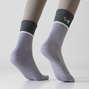 2025 Four Seasons Professional Non-slip Yoga Socks Indoor Fitness Pilates Embroidered Cotton Socks Wholesale