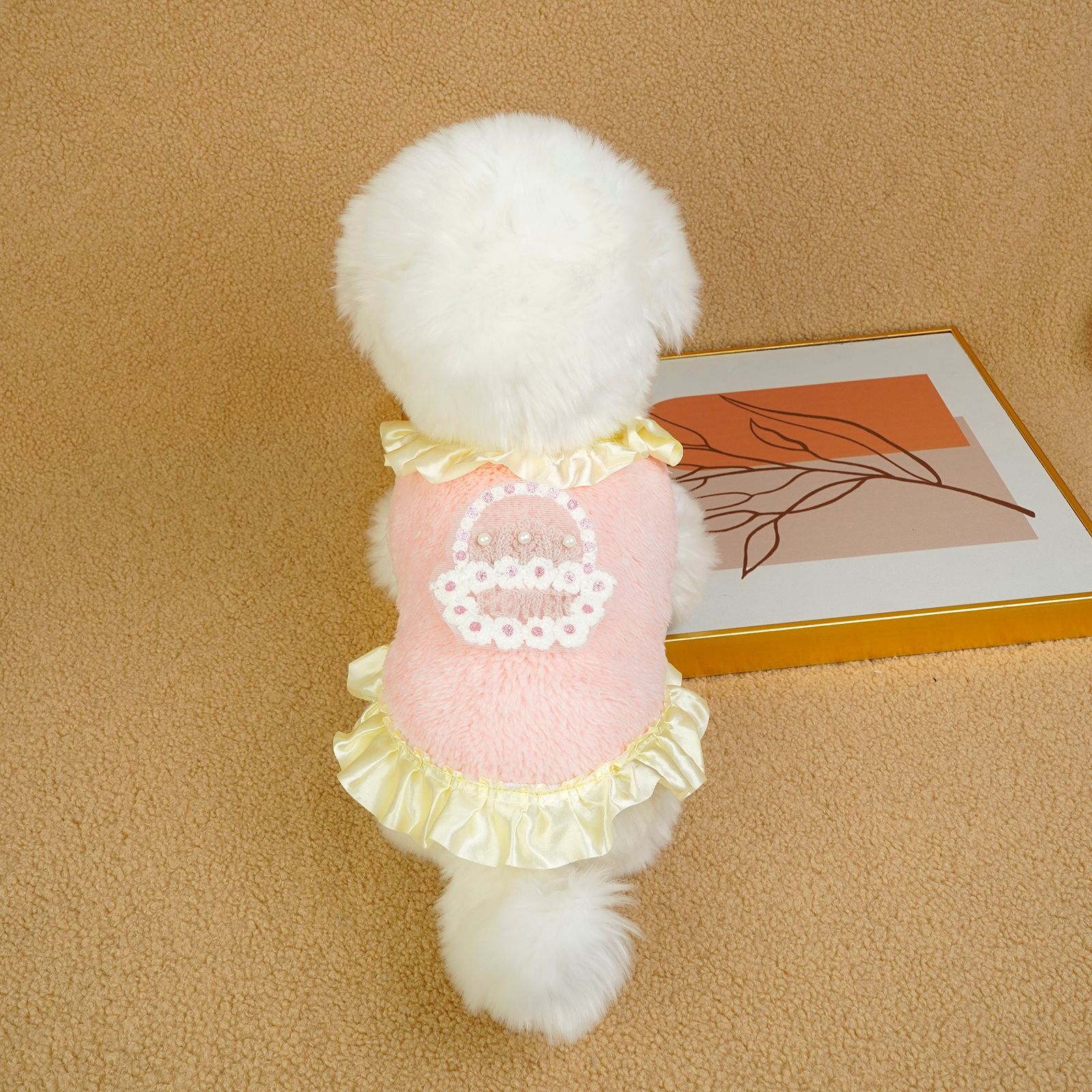 Light powder flower basket