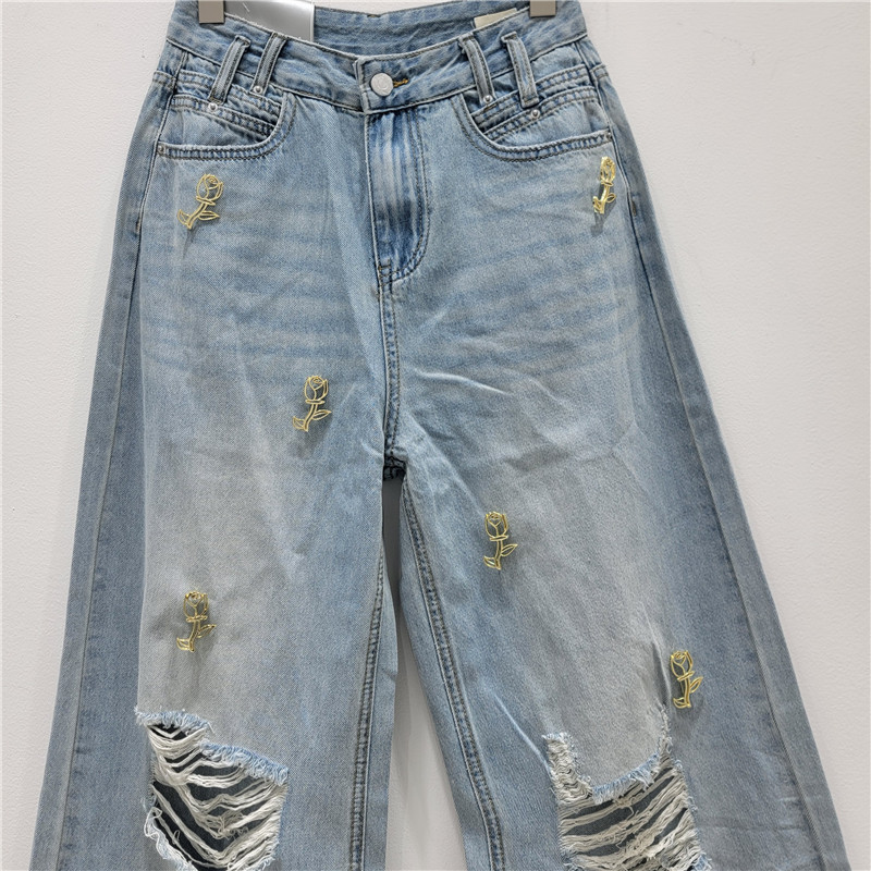 American Street Wind Metal Rose Decoration Jeans Diseño femenino Suelto Pantalones Jeans agujeros de cintura alta