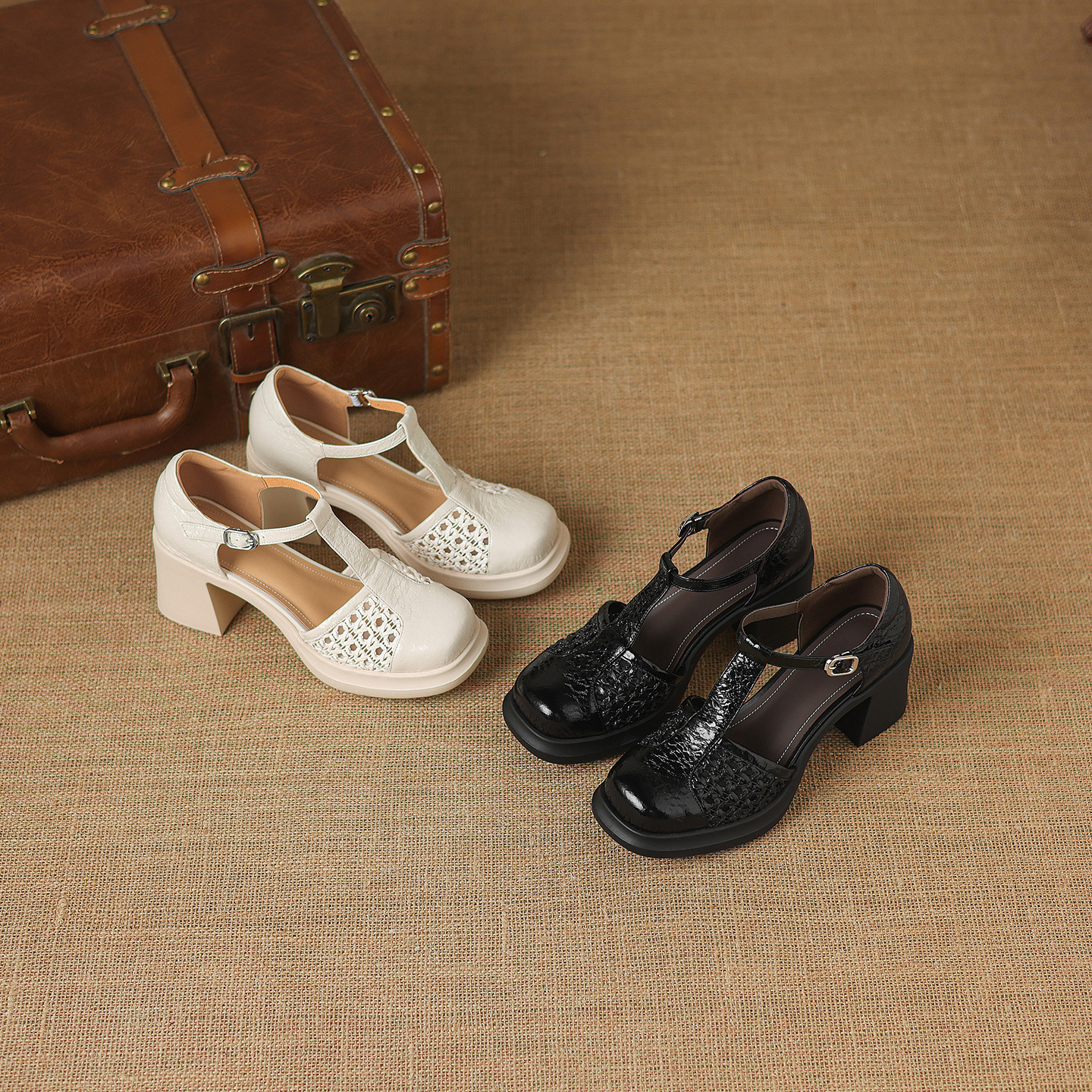 Sandal cao gót nữ quai ngang phong cách vintage, gót 8.5 cm, đế dày, mũi kín — đen chi tiết 3