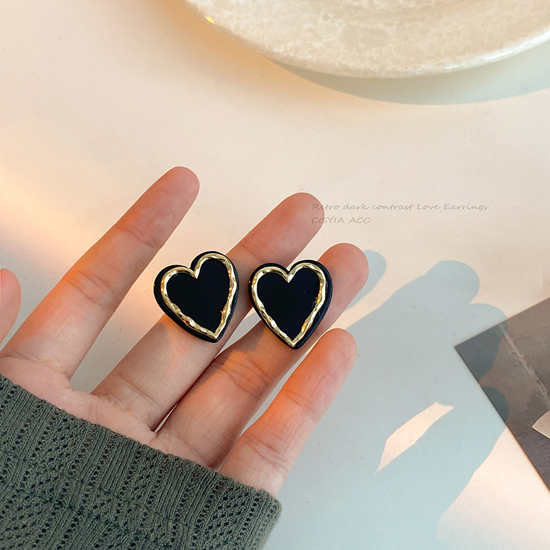 Two-tone S925 Silver Needle Love Earrings Simple Small Exquisite Earrings Fashion New Trendy Earrings display picture 9