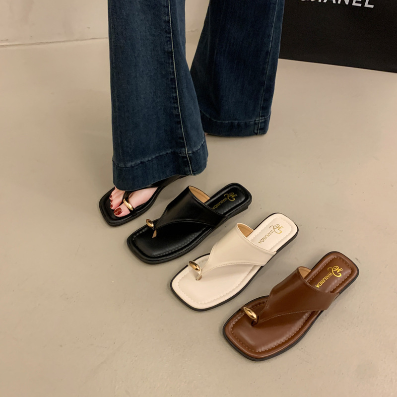 Metal Toe-Ring Sandals for Women, 2026 New Style, High-End Feel, Super Popular in Summer, Suitable for Pairing with Dresses, Flip-Flops, Wedge Sandals