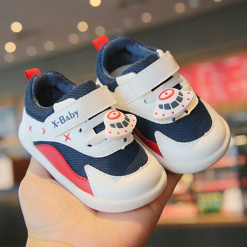 Zapatos de bebé de primavera Zapatos de malla transpirable para niños Zapatos de niño de dibujos animados para niños 0-3 años de edad zapatos de velcro de fondo suave para niños