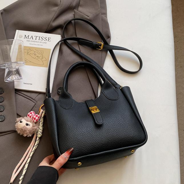 Bolsos de cesta de verduras populares de este año para mujeres 2025 nuevo bolso de hombro de viaje de trabajo bolso de mensajero casual de todo fósforo