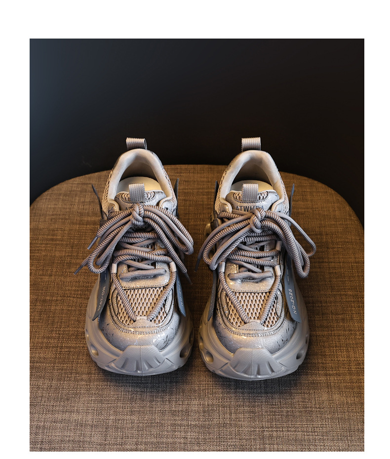 Giày sneaker nữ đế dày tăng chiều cao kiểu lỗ thời thượng — màu đen chi tiết 8