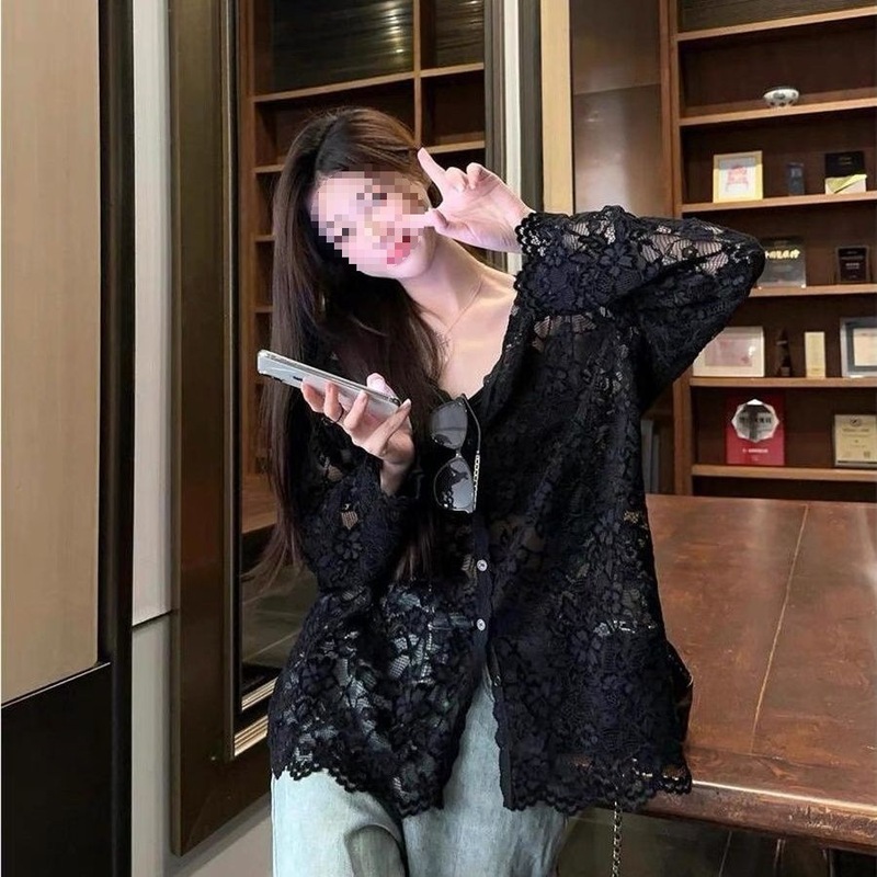 2025甜辣风黑色领内搭长袖蕾丝衫女秋季新款显瘦单排扣镂空上衣|undefined