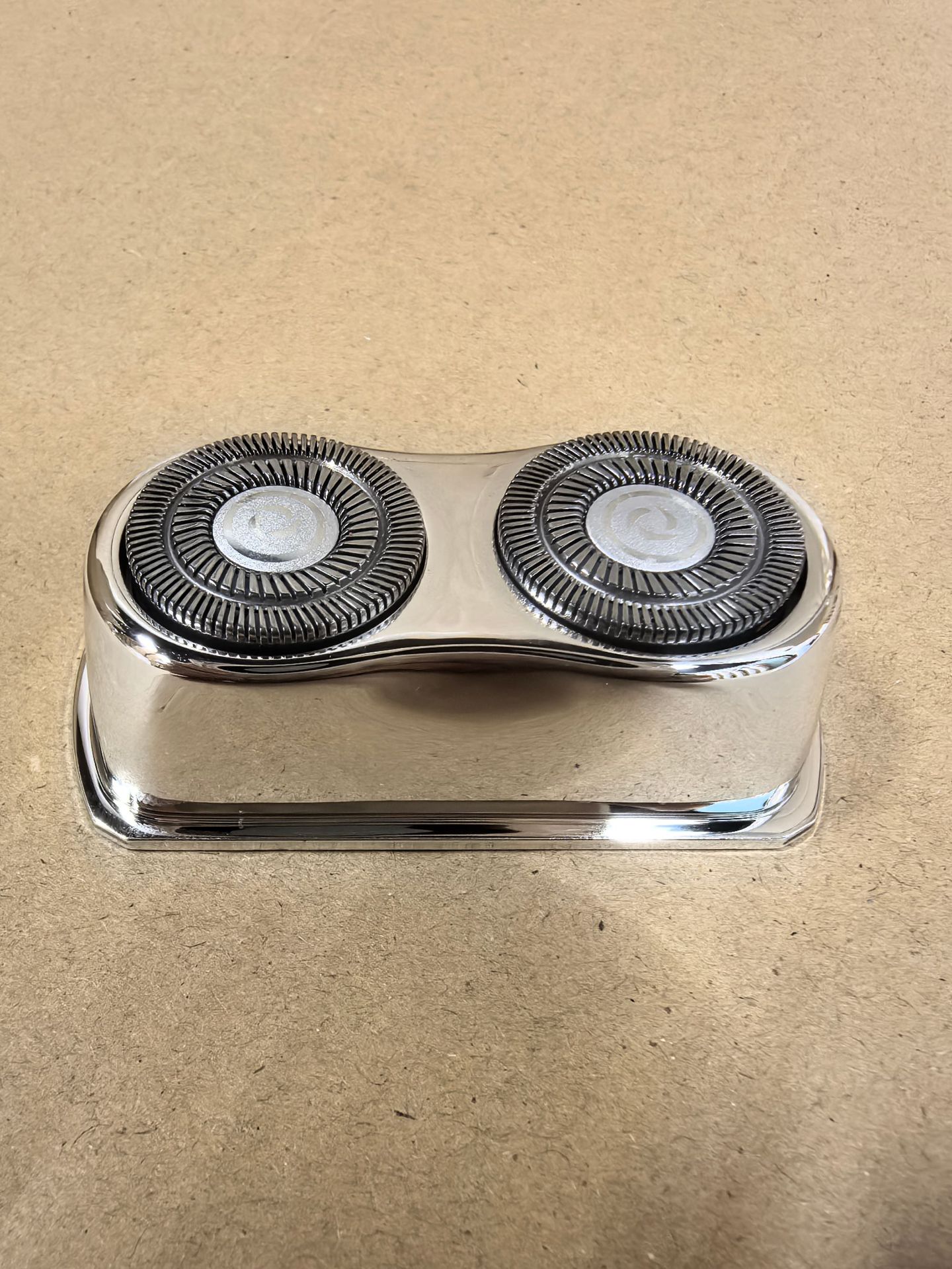 磁気吸着式替刃アクセサリー、電気シェーバー用三重環状アークカッティングメッシュ、在庫あり、シェービング用カッティングメッシュ