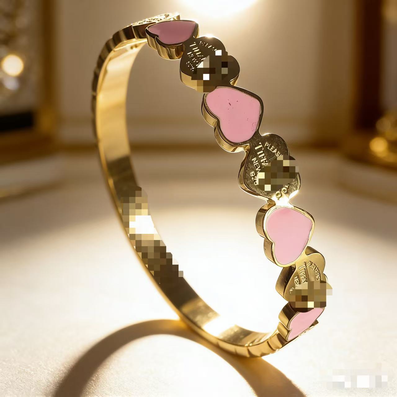 2025 新しいヨーロッパとアメリカのビッグブランドチタン鋼ブレスレット非退色ステンレス鋼ブレスレットバックルオープニングハンドジュエリー卸売