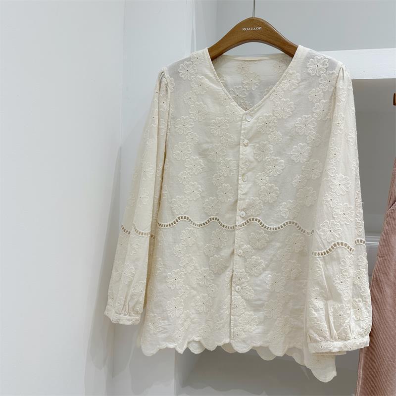 Fall in Love with Lace French Retro Style V Neck Shirt Tops, Feminine and Gentle Apricot Tops and Jackets for Women, Autumn 2025