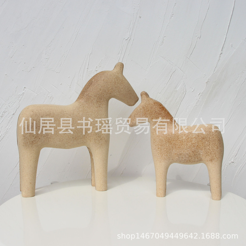 木の木の原始材料の粗い生地diy手描きの超萌えの馬の子供のデスクトップの置物の白胚|undefined