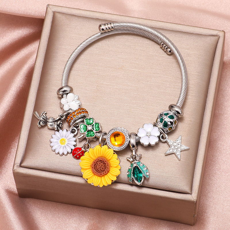 Pan's Cute Cartoon Anime Bracelet Y2K Millennium Hot Girl Style Bracelet for Women Cross-Border Popular Accessories Wholesale