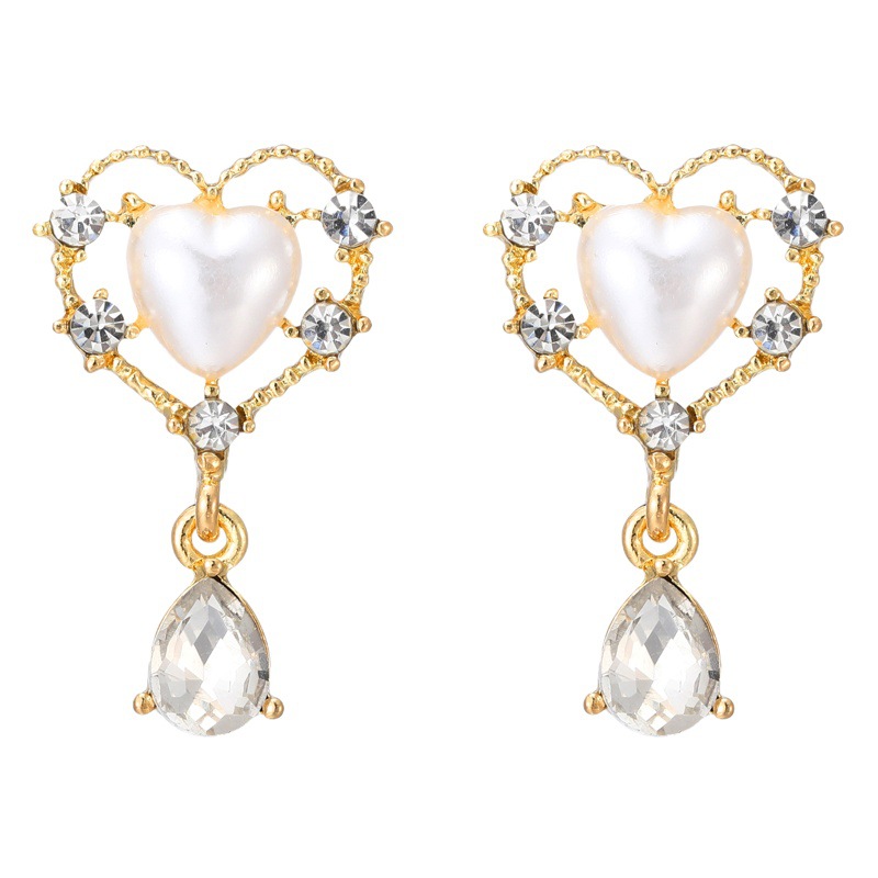Pendientes de perlas de imitación vintage estilo francés transfronterizos, con forma de corazón, estilo nicho de lujo ligero, pendientes colgantes de gota de agua de diseño de alta gama.