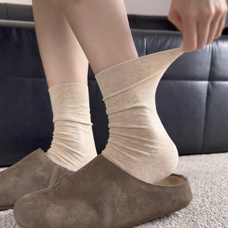 Spring and autumn breathable, sweat-wicking socks, solid color, comfortable and soft, suitable for postpartum wear, versatile and simple design, in a range of beautiful earthy tones, seamless cotton socks Spring and autumn breathable, sweat-wicking socks, solid color, comfortable and soft, suitable for postpartum wear, versatile and simple design, in a range of beautiful earthy tones, seamless cotton socks