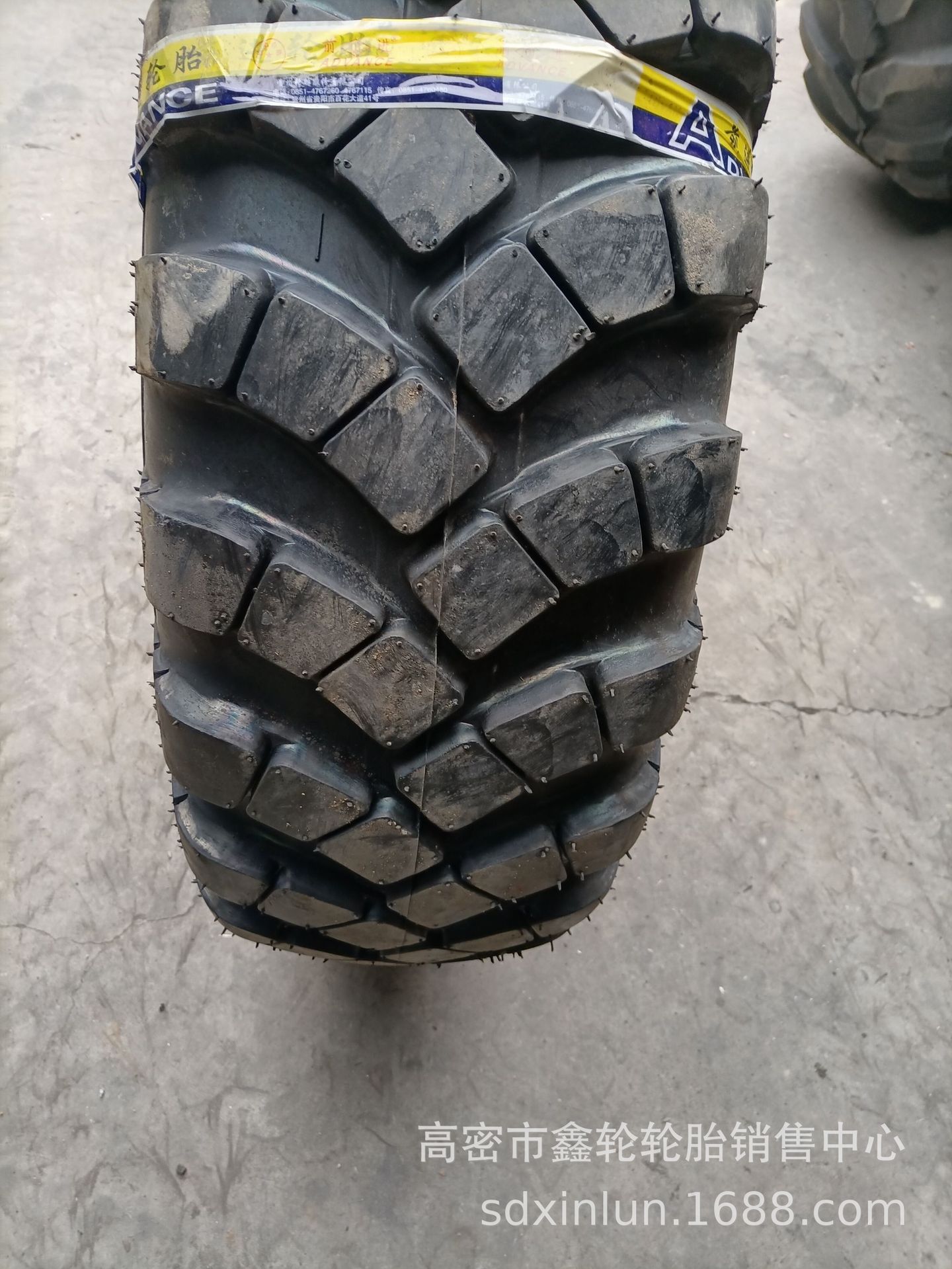 长期供应15.00-21 12.5-20 13.00-20 12.00-18人字越野轮胎