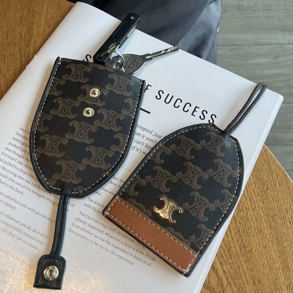 Fashion retro key bag 2024 new letter stitching selection of high quality wear-resistant PVC texture car key holder
