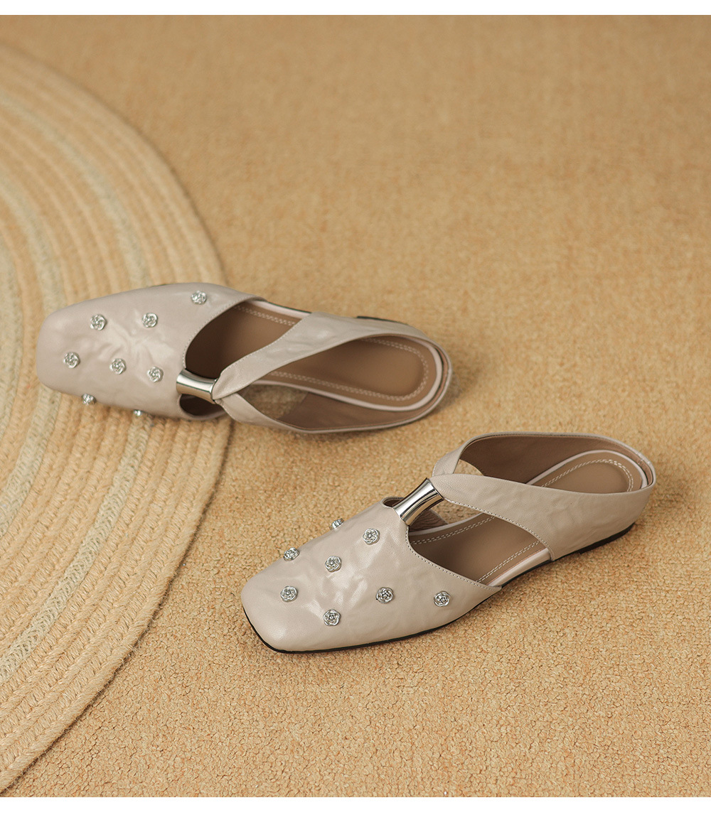 Dép sandal nữ quai chữ V đế bệt da cừu hoa nổi — đen chi tiết 28