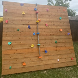 秋千;其他游艺设施;攀登架