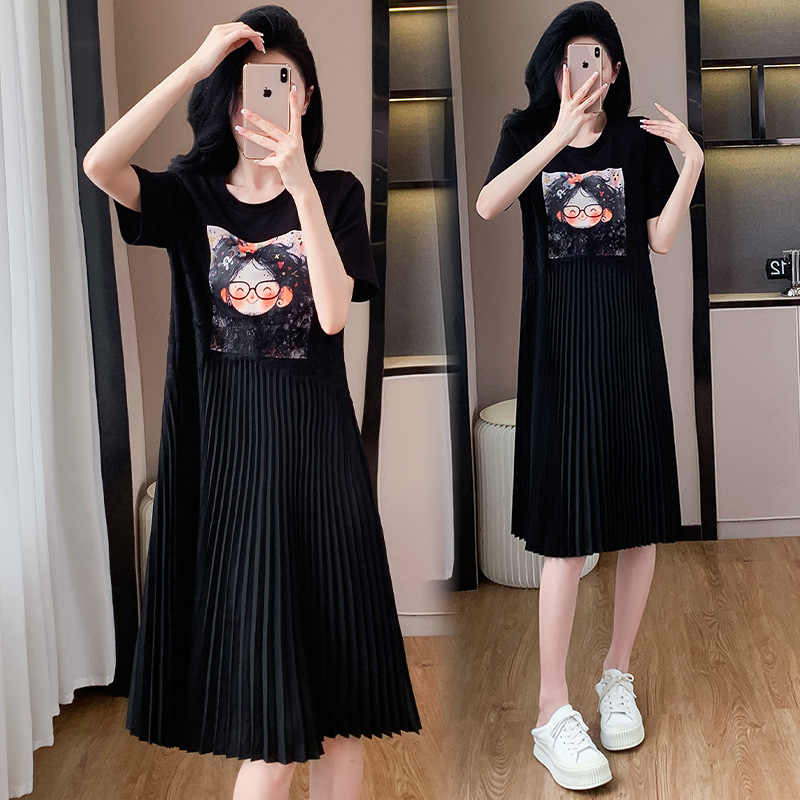 Mid-Length Lace Patchwork Dress 2026 New Style Loose Fit Tummy-Concealing Slimming Light Luxury Plus Size Casual Pleated Skirt