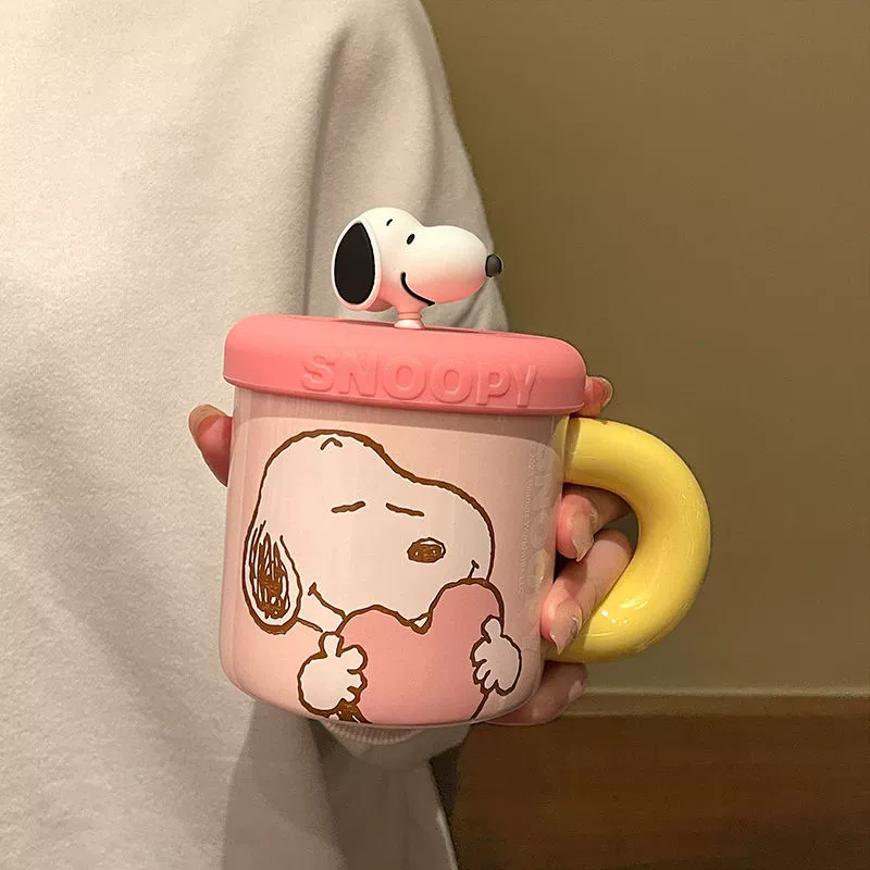 Керамическая чашка (Snoopy) с крышкой — милая кружка-подарок для девушек, яркие варианты ручек