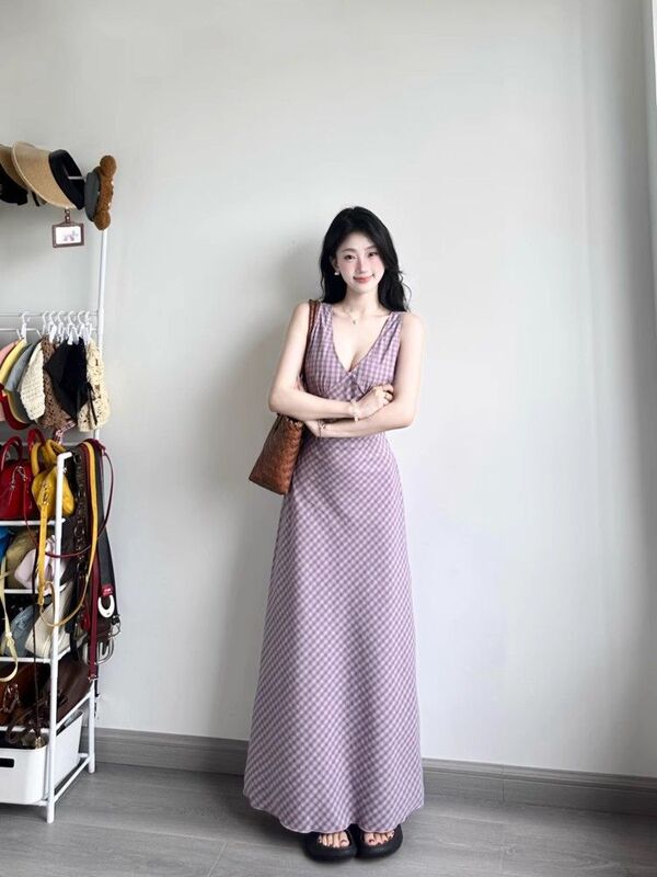 法式紫色格纹v领吊带连衣裙女夏季2025新款海边度假绝美漂亮长裙|undefined