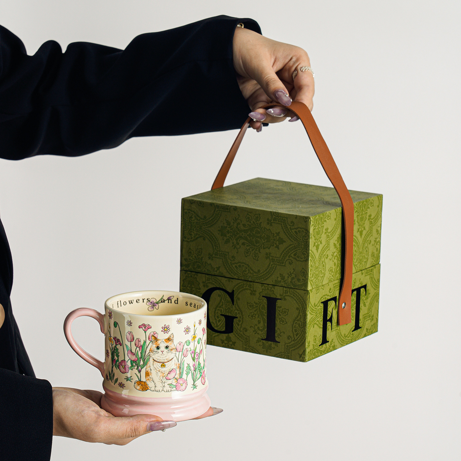 Tazas de cerámica nicho de diseño original taza de marca de alto valor facial taza de agua doméstica taza de café de oficina de chicas