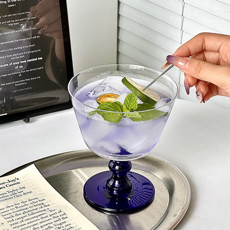 Retro de alto nivel azul tazas de vidrio de pie alto para el nicho de tazas de cócteles especiales tazas de champán tazas de bebidas frías