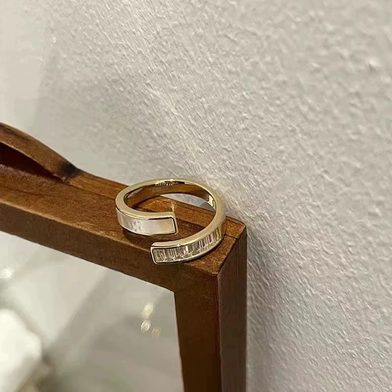 Adjustable ring, small design, light luxury European style — enamel, shell, zircon options
