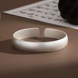 手镯;项链;手链