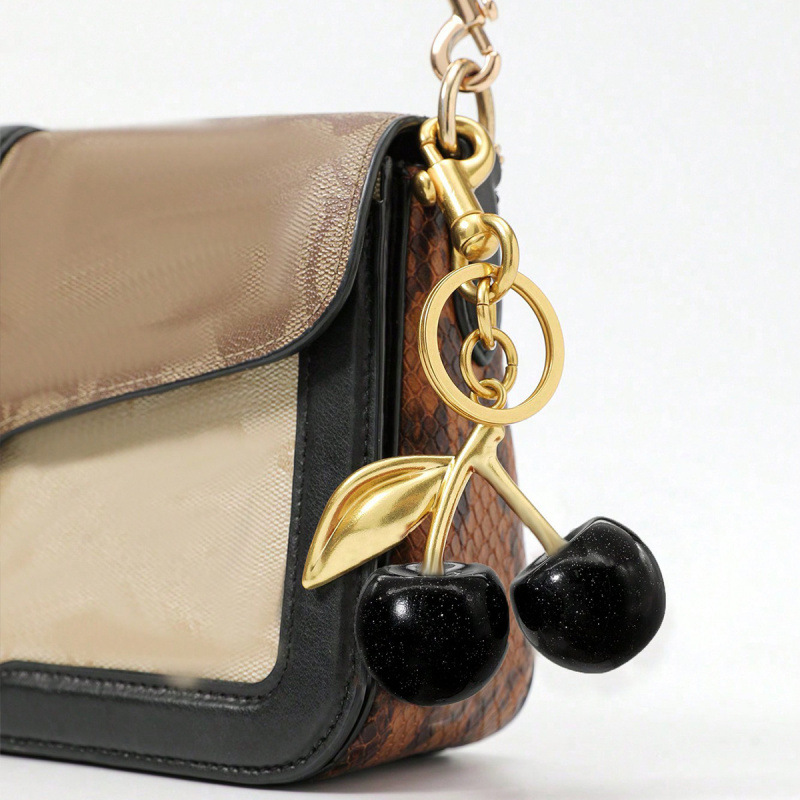 Cherry Fruit Bag Colgante Car Centimetro Keychain Colgante Bolso de mano Creativo Damas Regalos Decoración del automóvil image 13