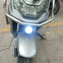 自粘無損安裝電動車射燈led外置摩托車射燈擋泥板通用聚光射燈廠