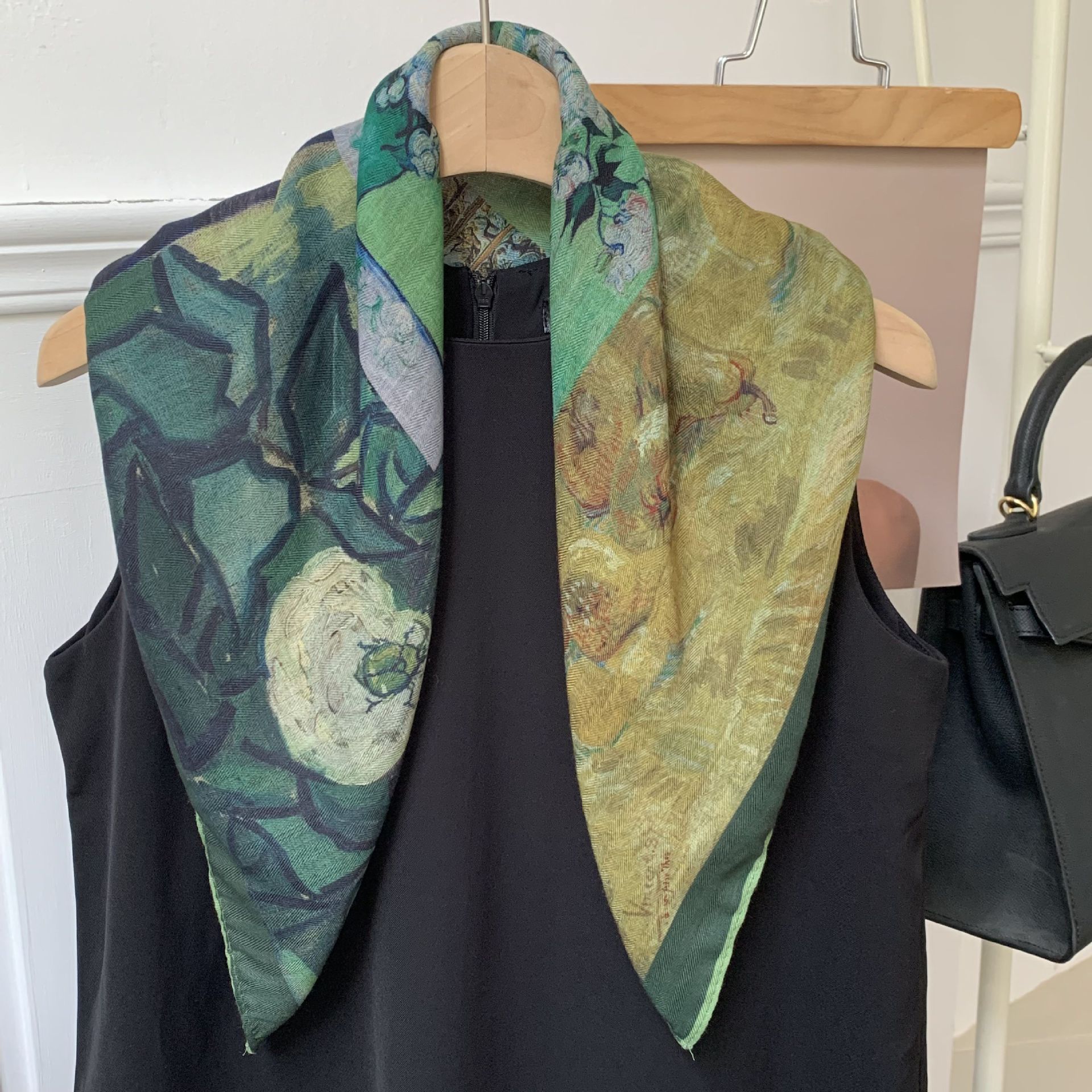 Pañuelo de seda de algodón y lino, bufanda cuadrada grande, estilo de verano de alta gama, estilo de todo fósforo literario, estilo étnico retro, bufanda de flores de anacardo, chal femenino