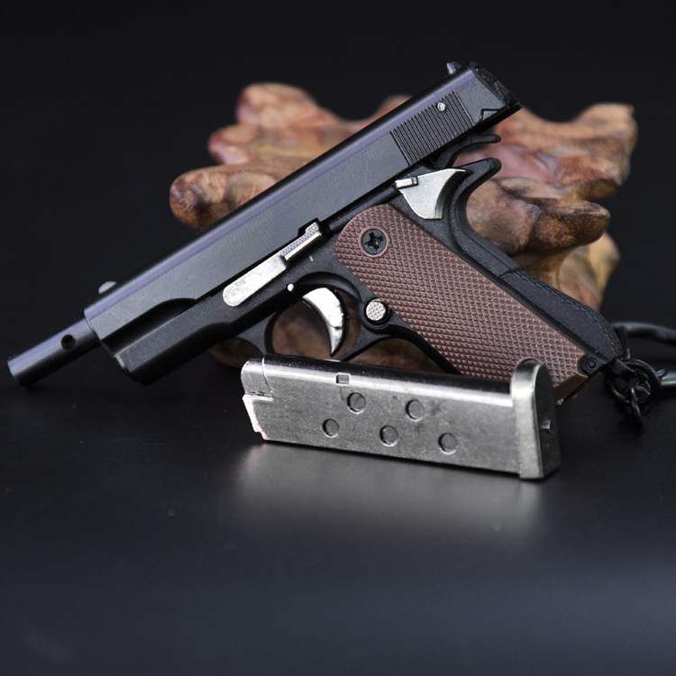 1:3 Colt 1911 1.jpg