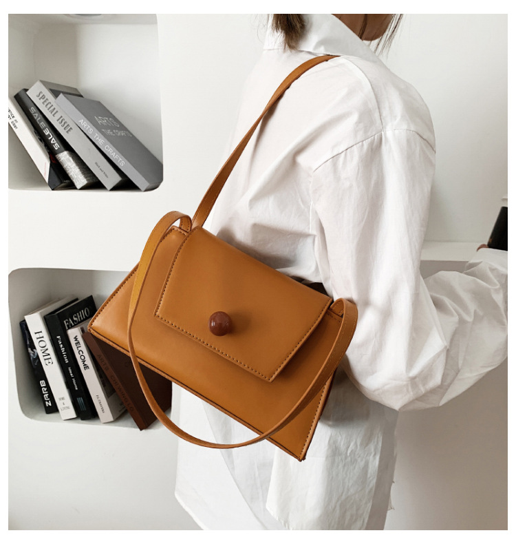 Fashion New Solid Color Handbag Messenger Bag Fashion Retro Shoulder Bag display picture 1