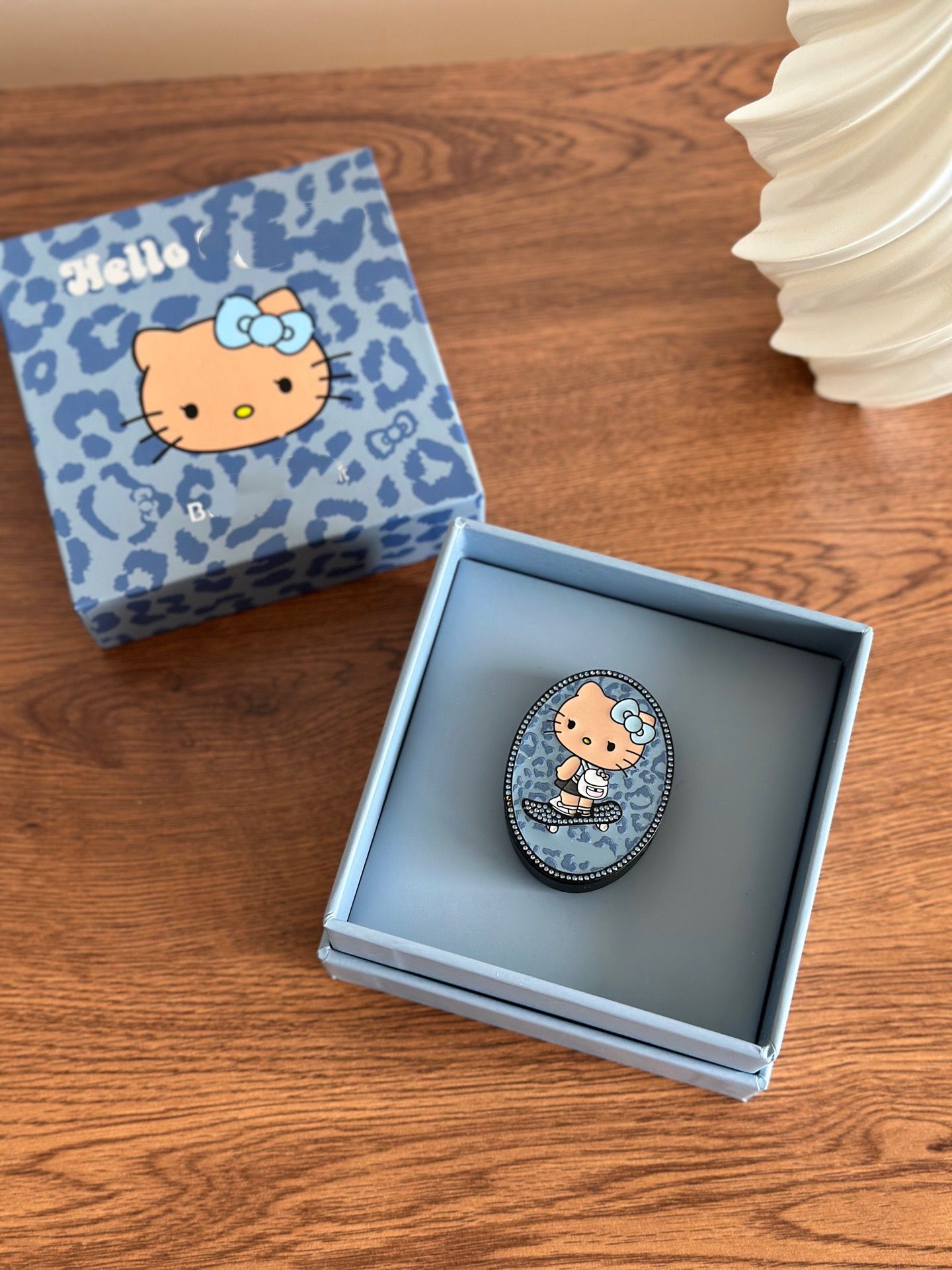 Hello Kitty Beast Pai Collaboration Car Interior Fragrance Birthday Gift Car Air Vent Fragrance