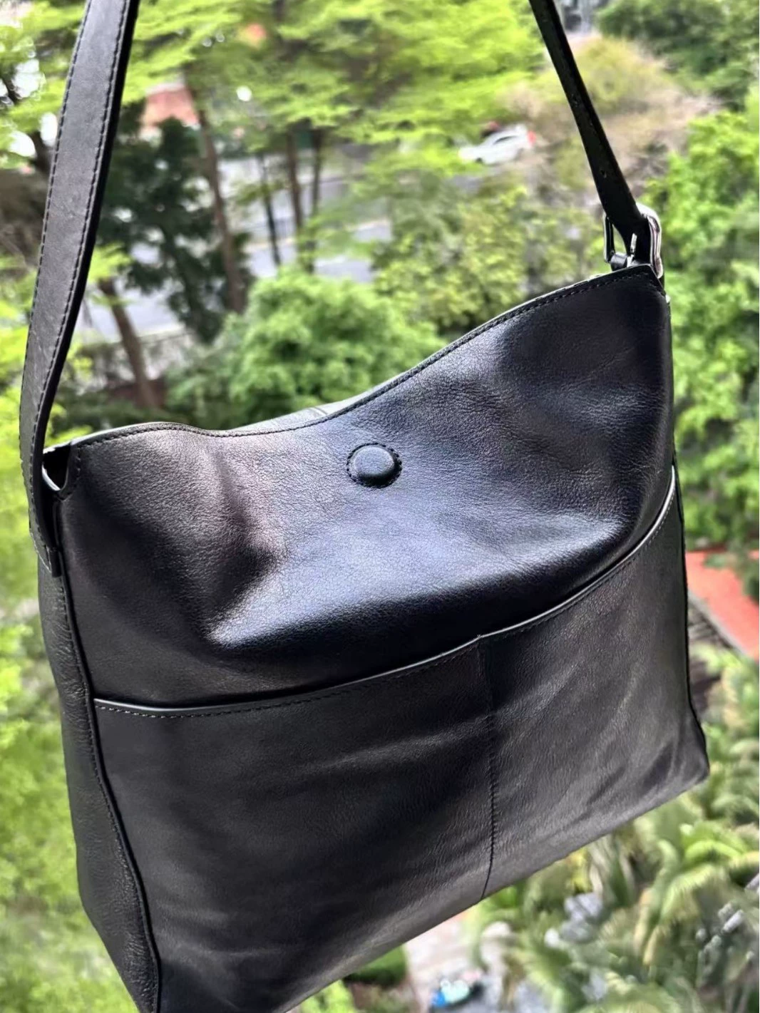 Capacious one-shoulder bag, genuine leather