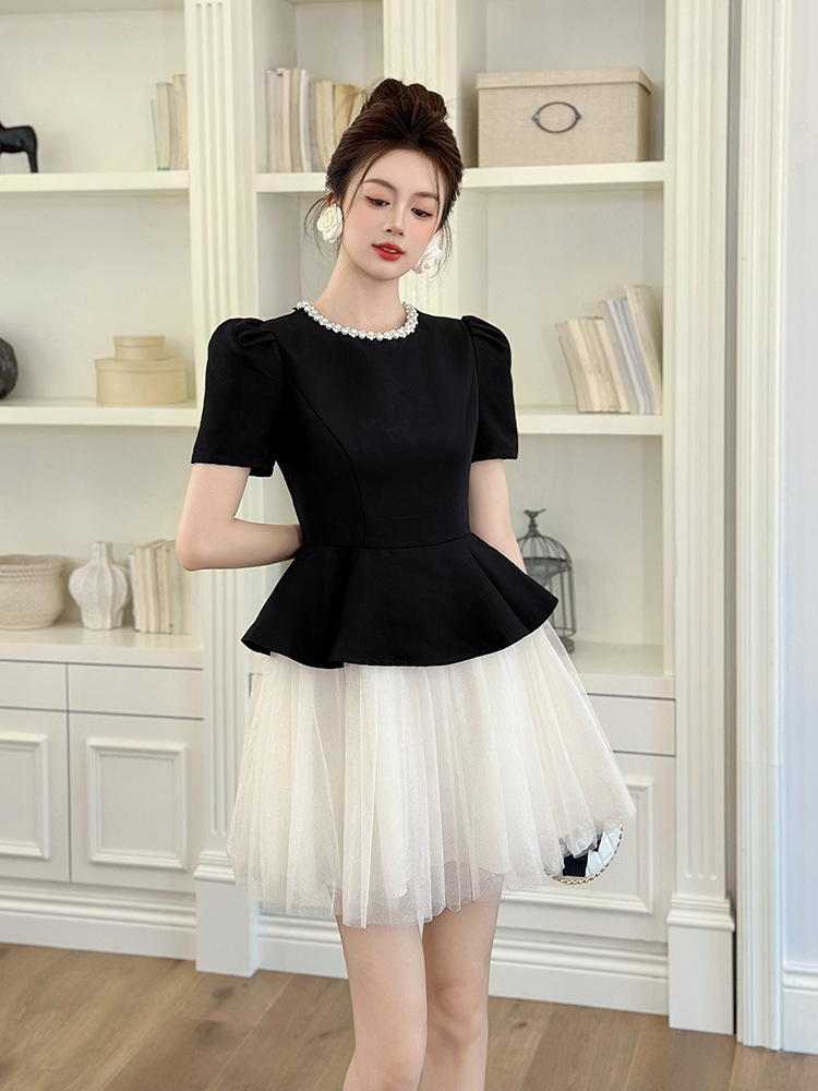 Đầm maxi nữ cổ tròn xếp bèo, thắt eo phối lưới, váy phồng dáng công chúa — đen