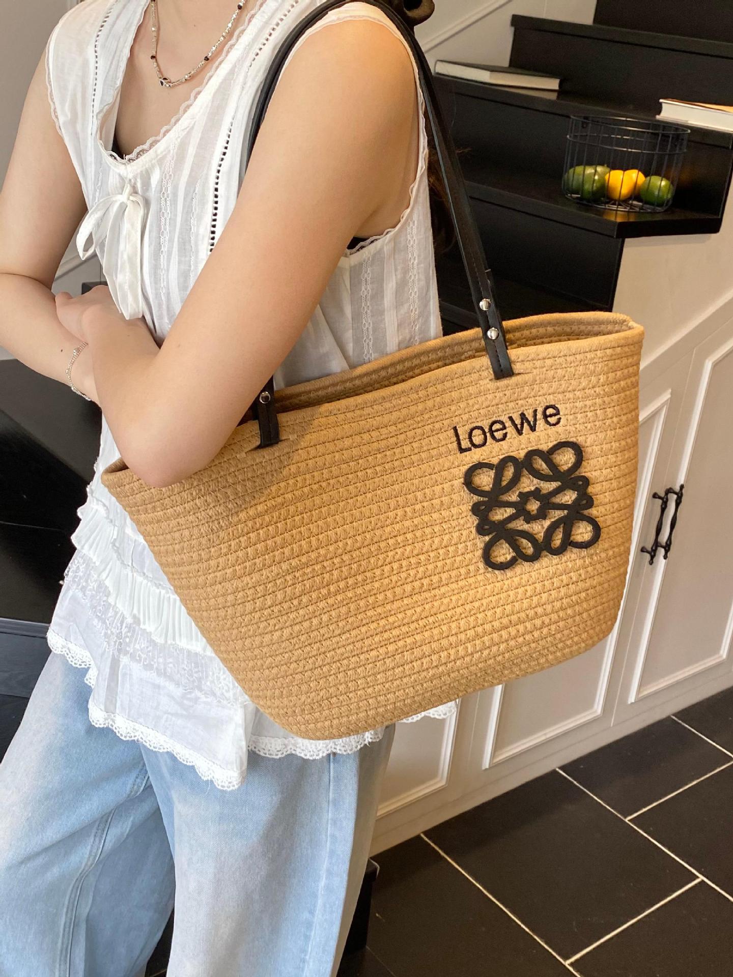 Bolso tejido femenino de gran capacidad 2025 verano nuevo bolso de playa de vacaciones junto al mar estilo de viaje bolso tejido de paja portátil