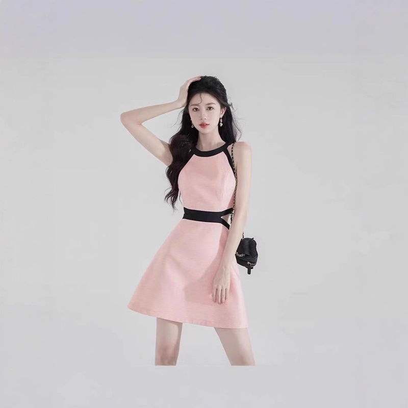 Pink Sleeveless Halter Neck Dress for Women, Summer 2026 New Style, High-End Feel, Petite Waist-Revealing Strap Dress